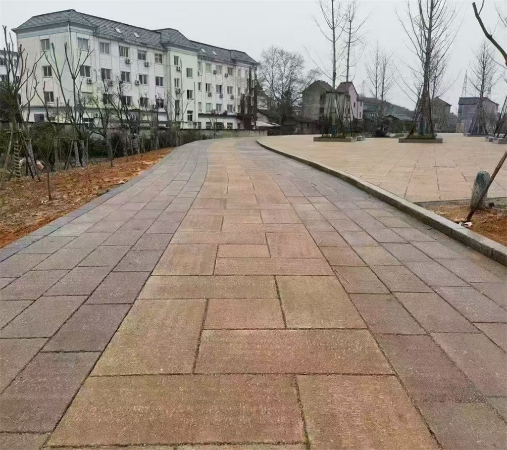 老石板效果花岗岩在临汾市侯马市庭院设计中的应用技巧
