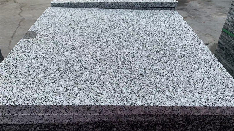 拉萨市城关区芝麻灰天然花岗岩_火烧板工程板材厂家