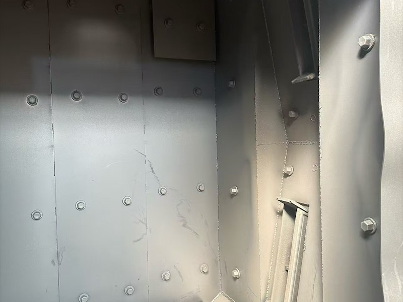 抛丸机工作场景