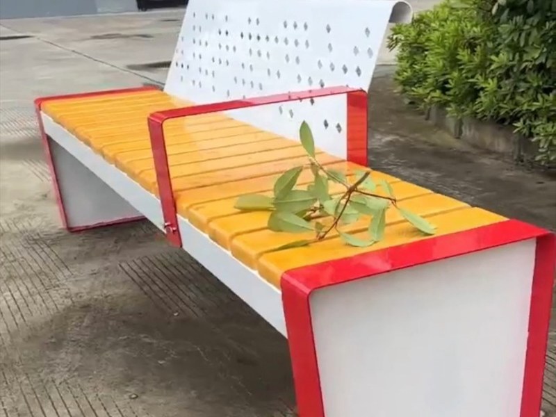 林芝市花园长椅