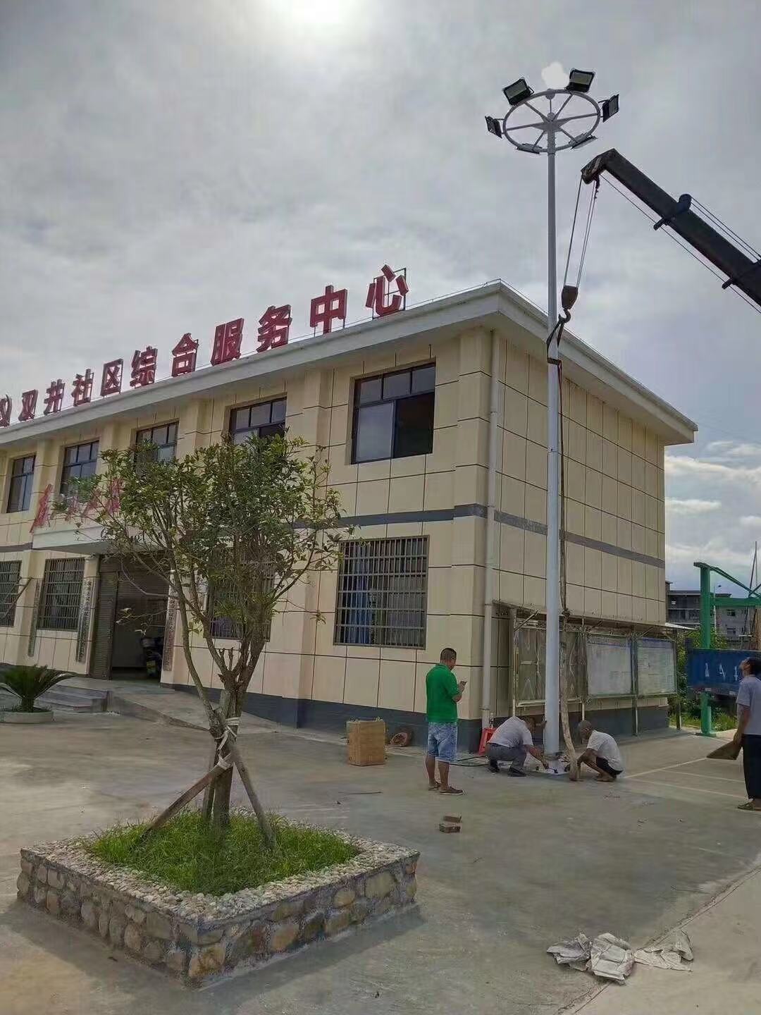 太阳能路灯在百色市那坡县公园建设中的应用案例