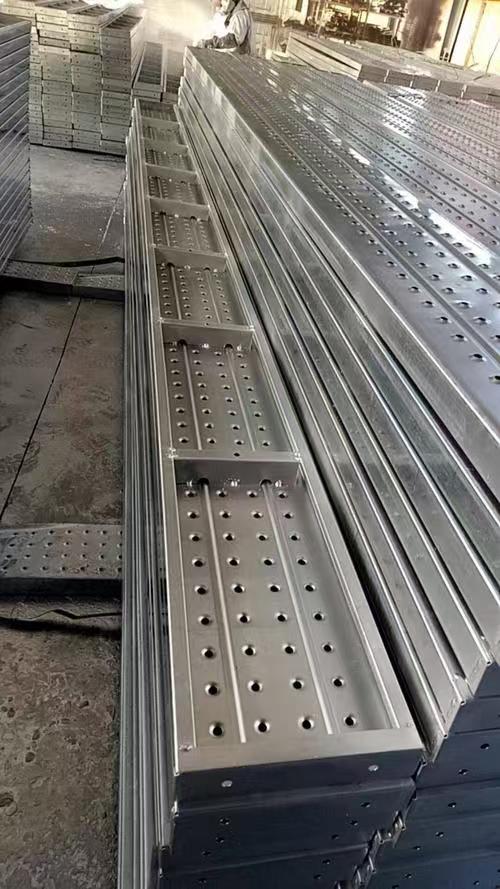 盐城市阜宁县热镀锌钢网跳板 通风防滑建筑跳板