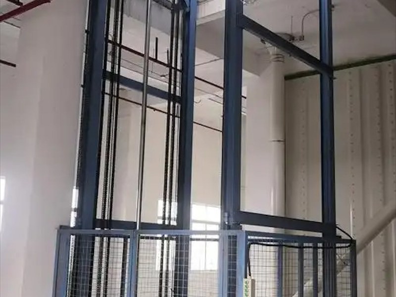 巴音郭楞升降机厂家