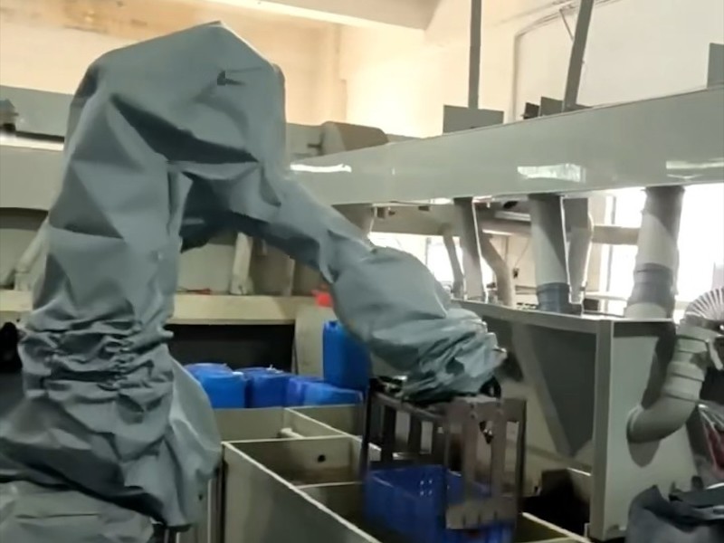 喷涂机器人工作展示