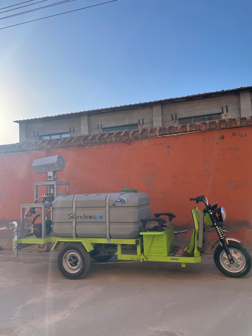 电动洒水车