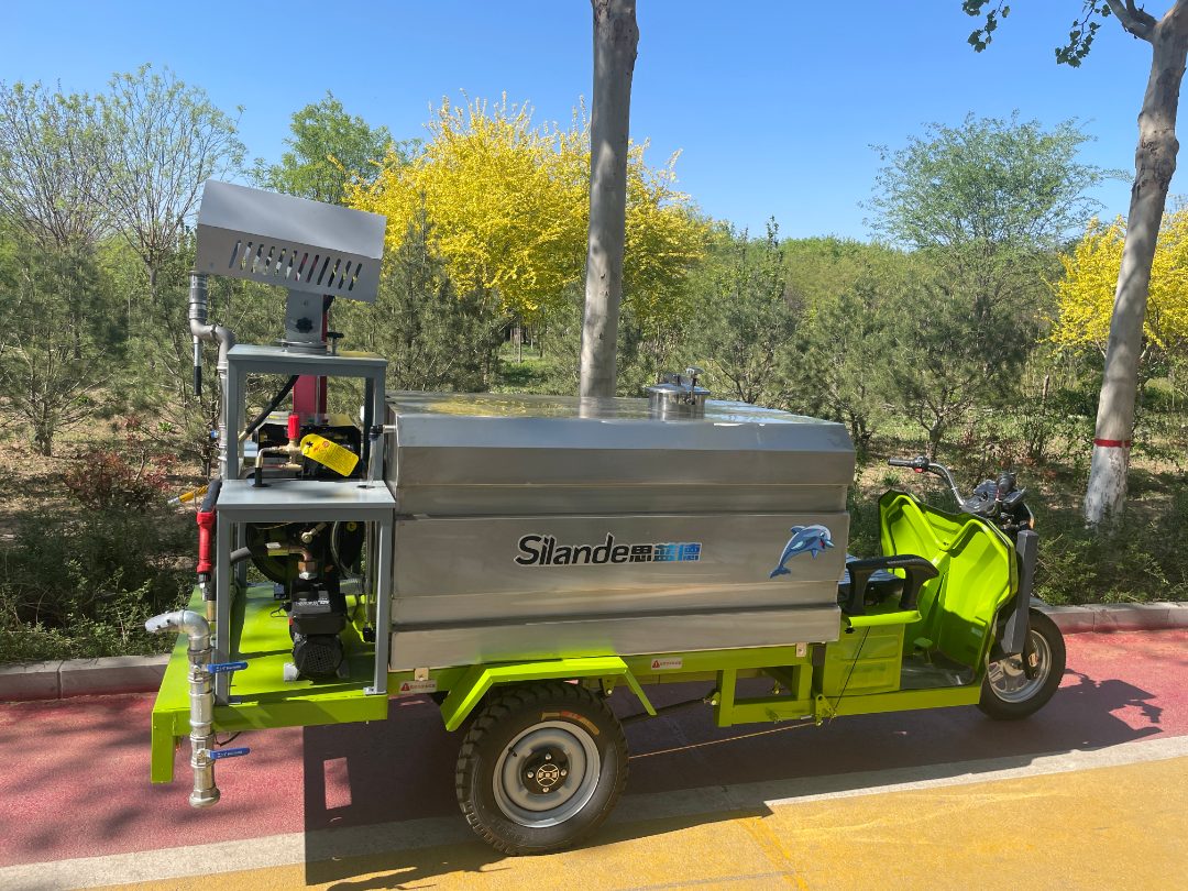 电动三轮雾炮洒水车