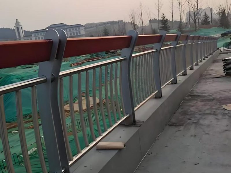桥梁隔离护栏