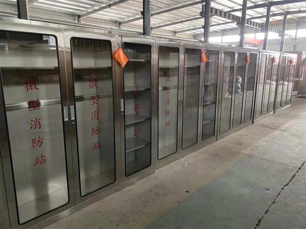 白杨市双门消防箱