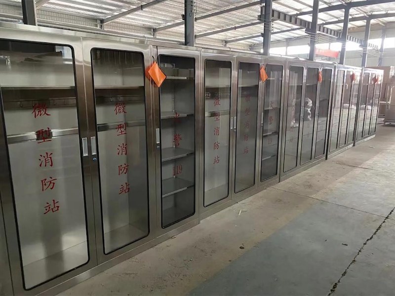 白杨市双门消防箱