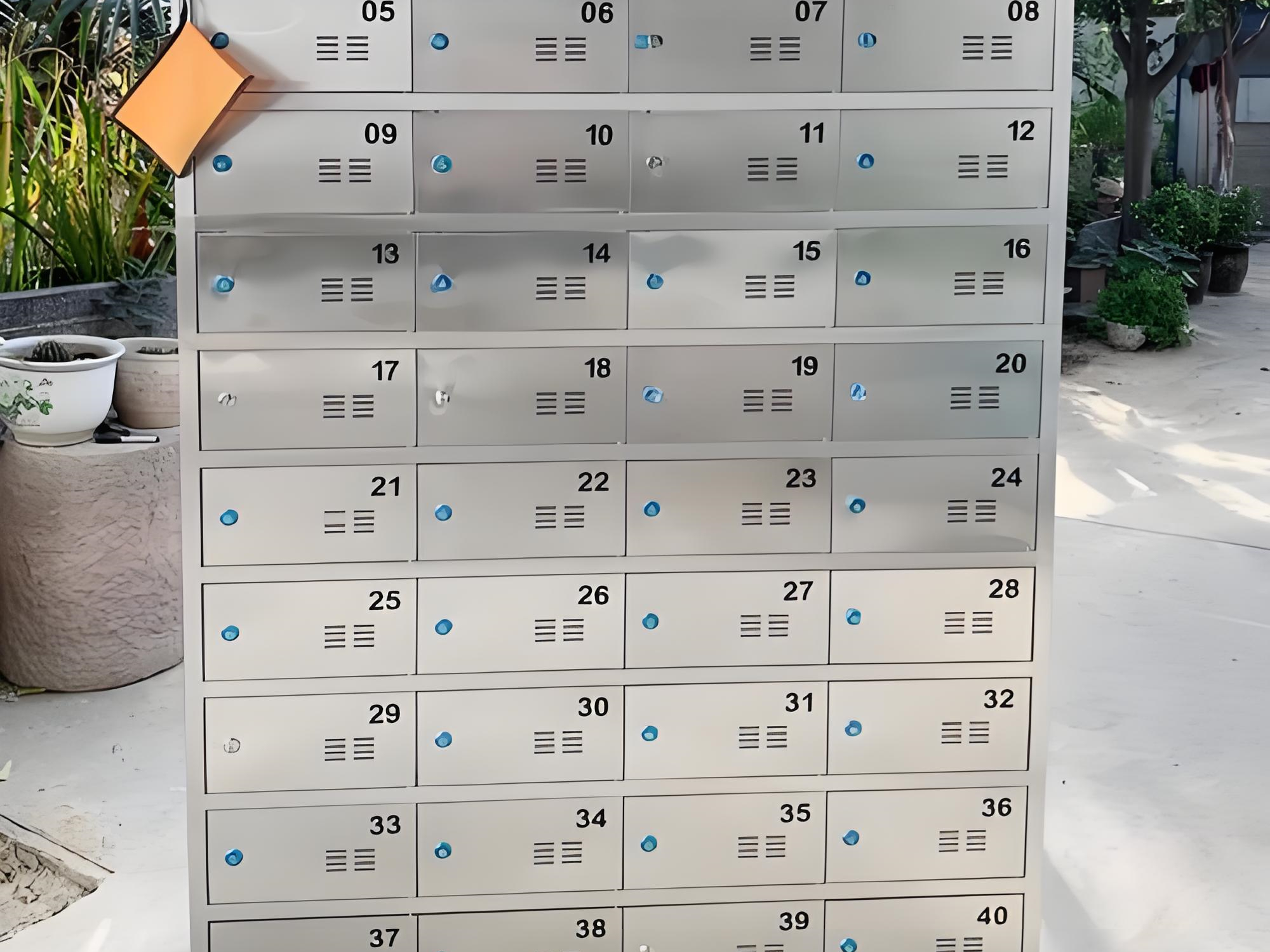白杨市储物柜