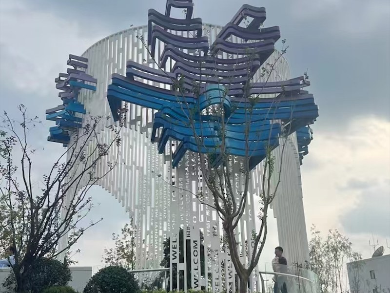百色市形体不锈钢雕塑