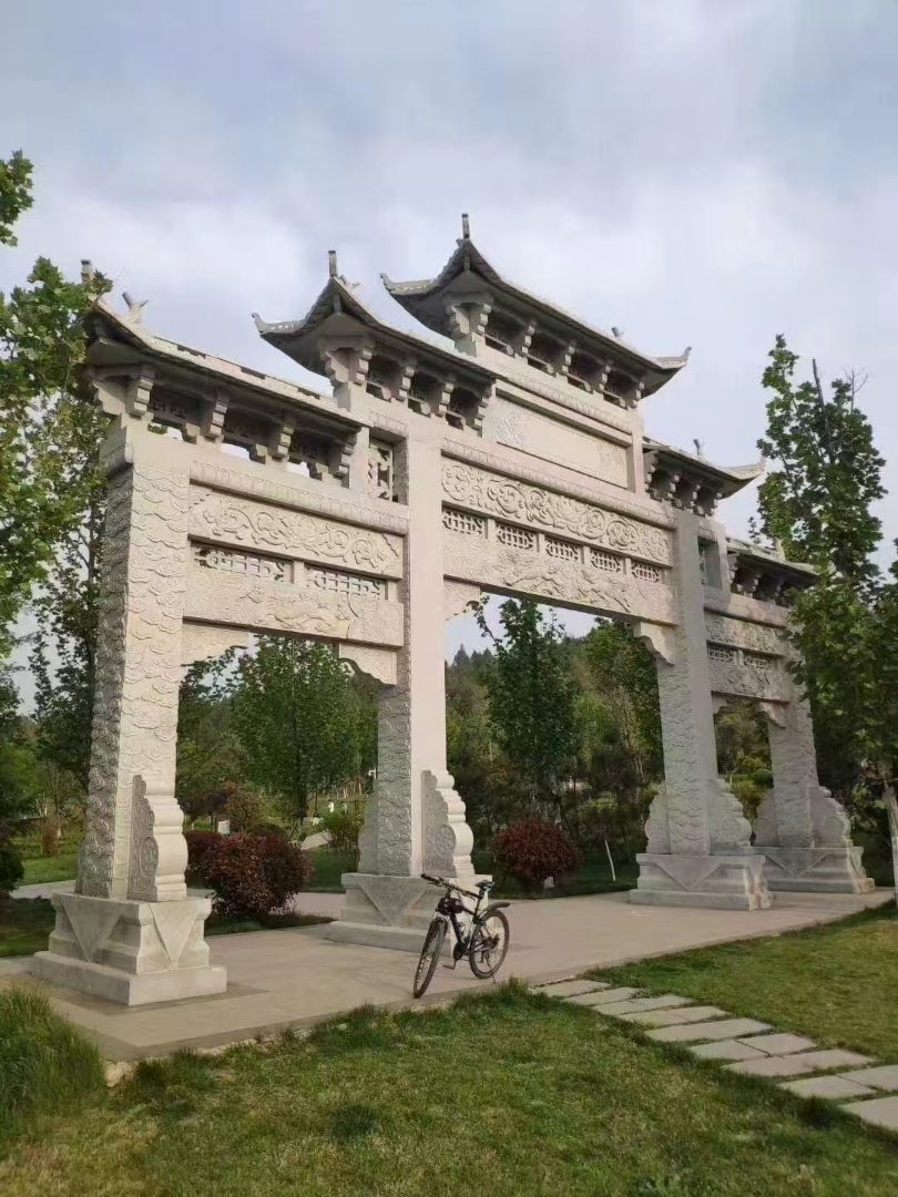 仿古石牌坊