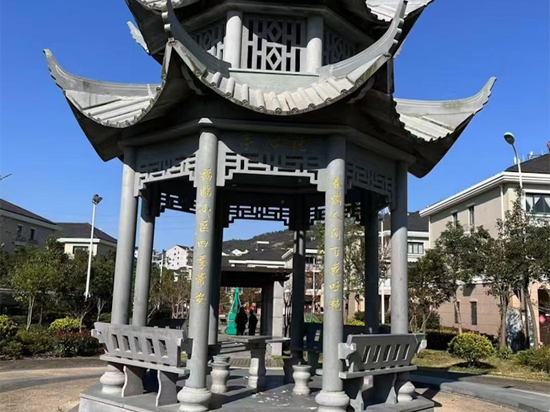 白山市青石凉亭