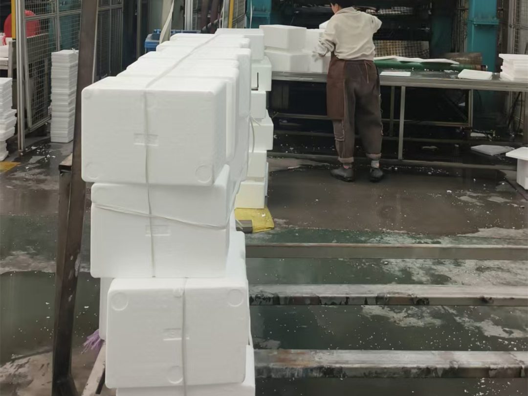 快递运输泡沫箱