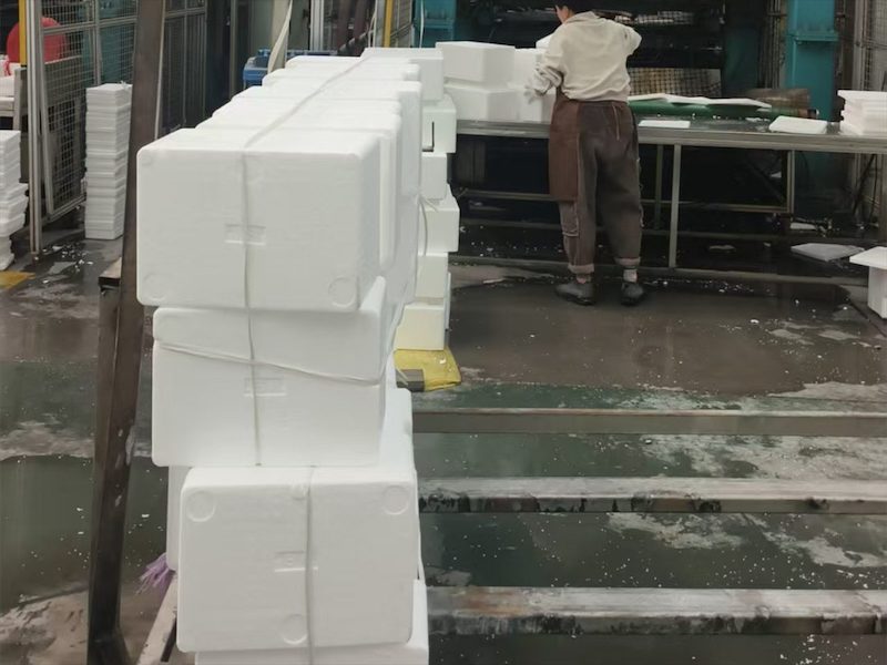 快递运输泡沫箱