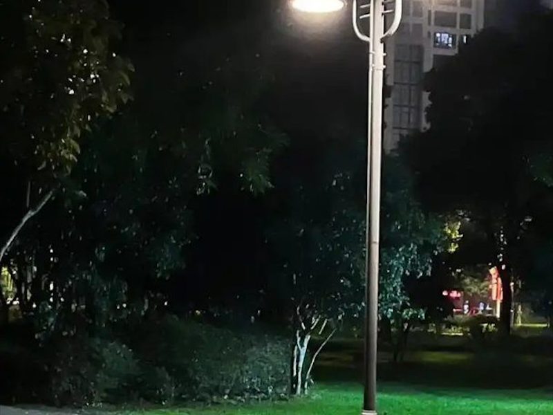 校园路灯