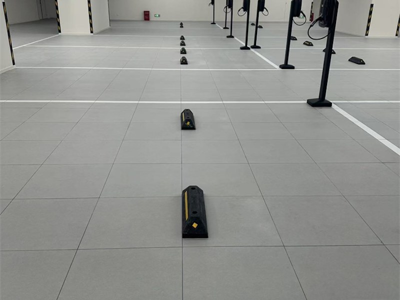 双鸭山市地下车库划线