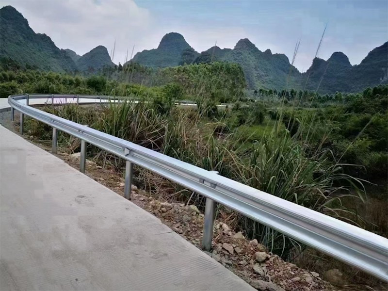 双面波形护栏