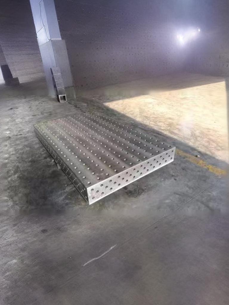 三维柔性焊接平台夹具
