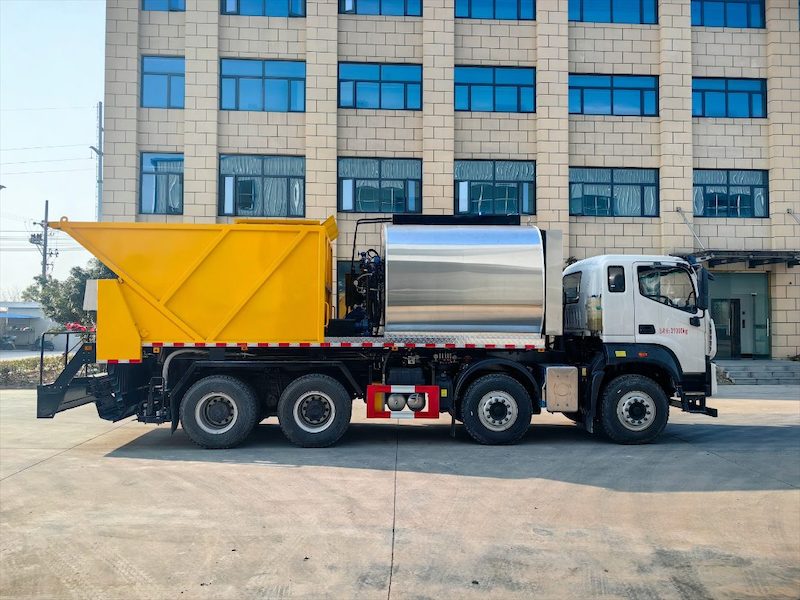 天锦前7后八同步碎石封层车