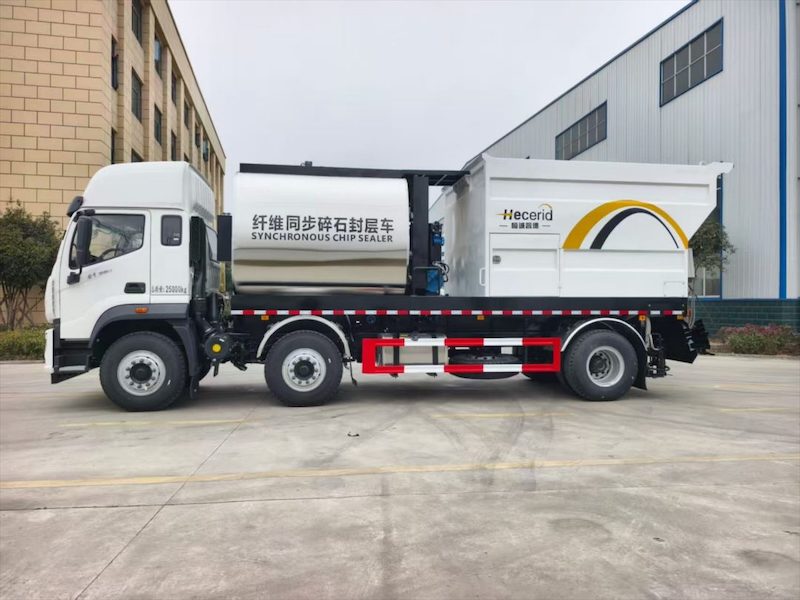 同步碎石封层车