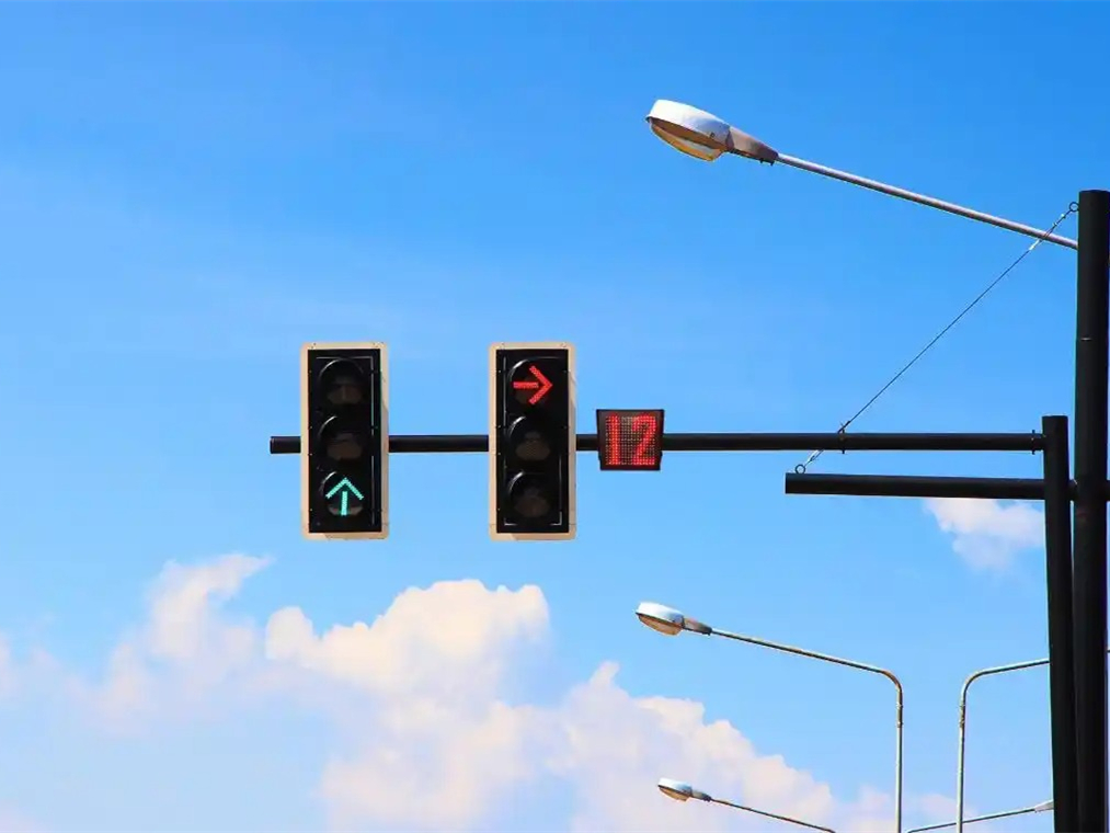 衡阳市十字路口信号灯