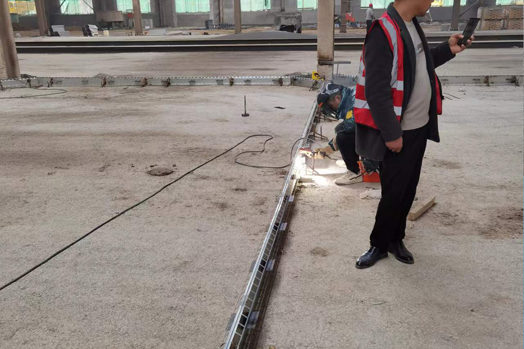 承重型铠装缝