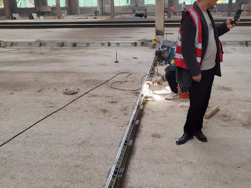 承重型铠装缝