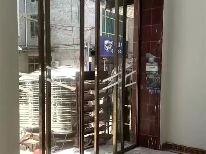 感应门