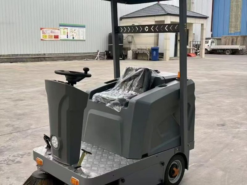 工业扫地车
