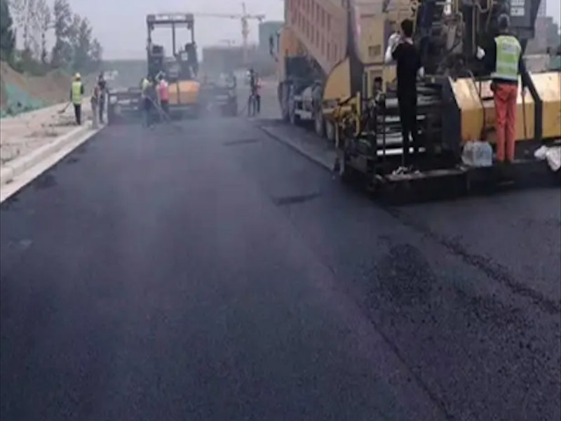 道路沥青摊铺