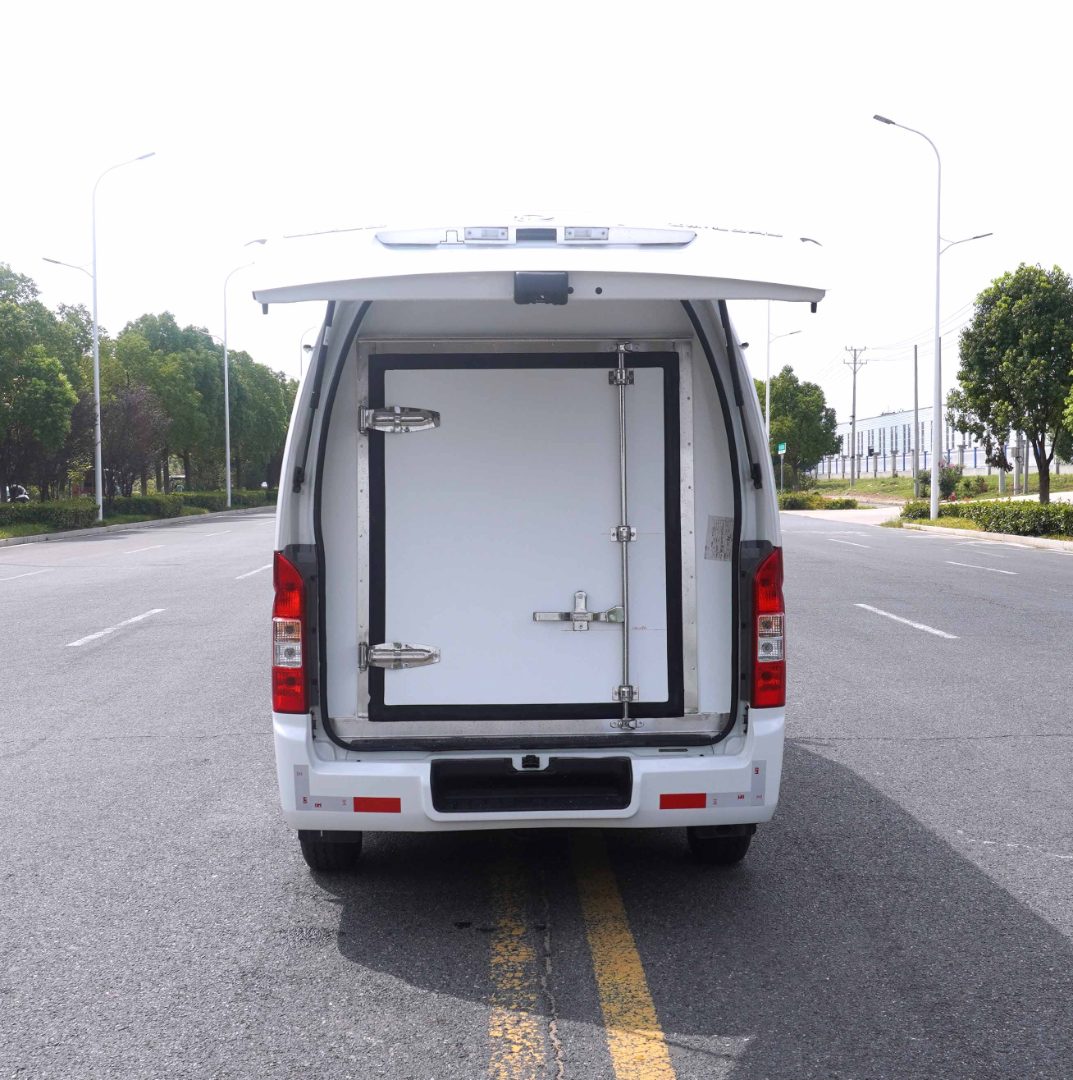 小型冷藏车