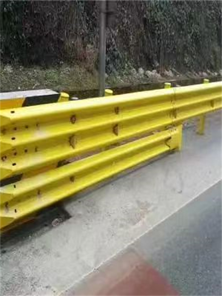 公路护栏