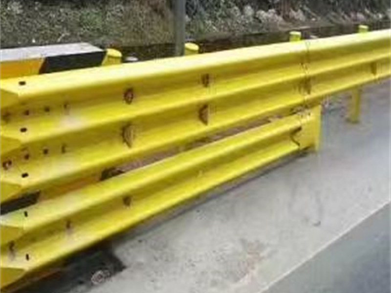 公路护栏