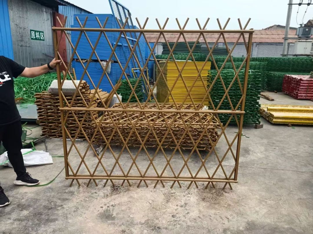 绿色仿竹护栏
