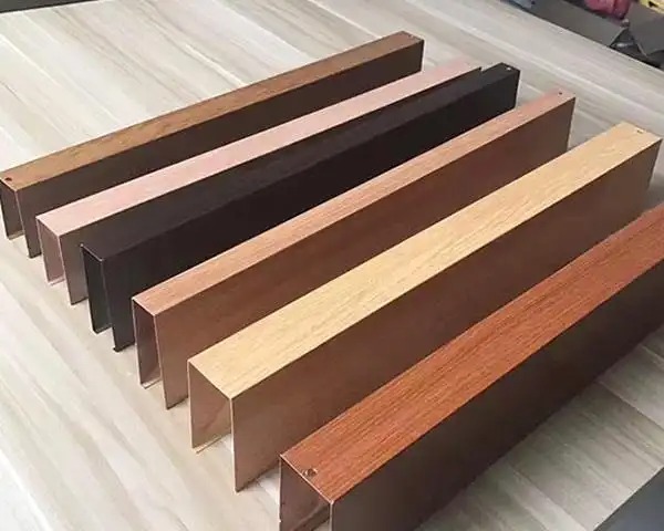 木纹铝方通