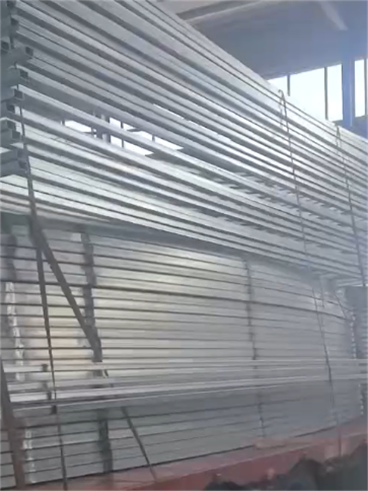 屋顶通风气楼