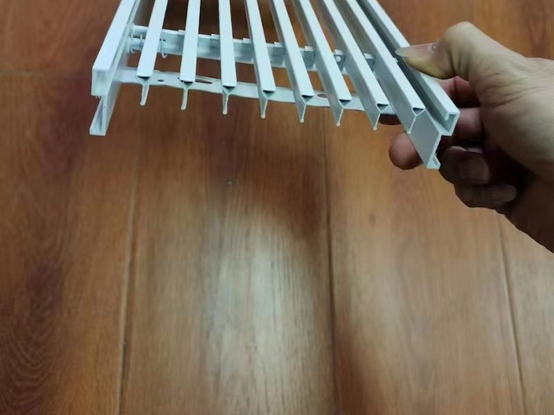 自垂式百叶风口