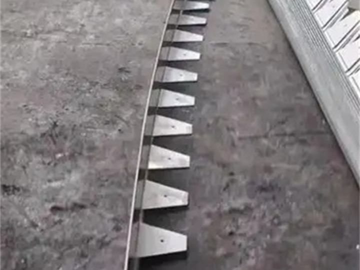 不锈钢草石隔离带