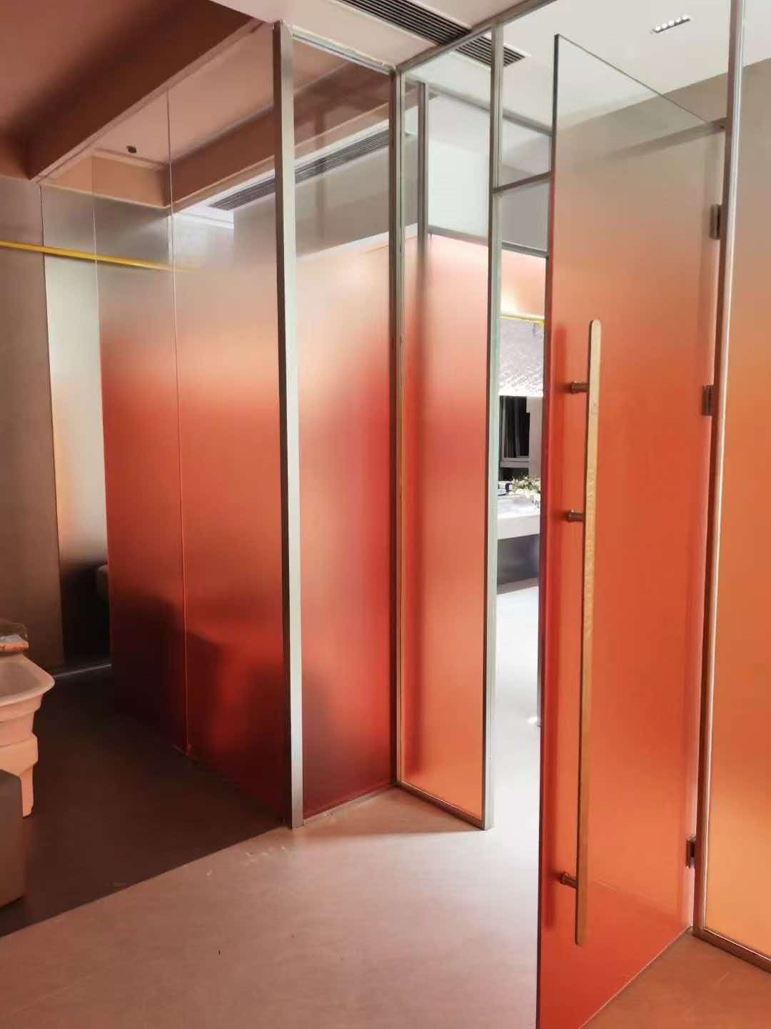 玻璃贴膜透光