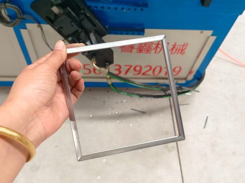 小型包边机