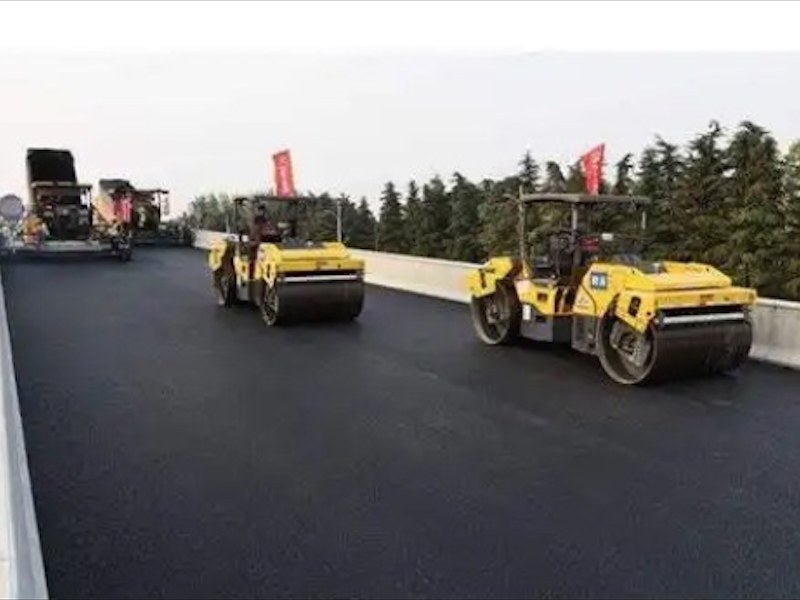 高速公路摊铺