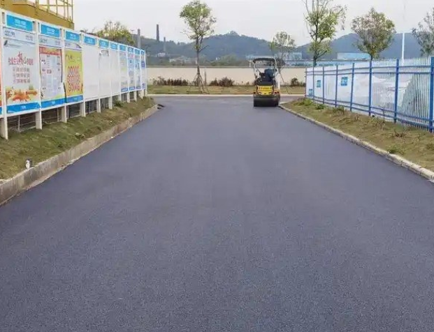 沥青铺路