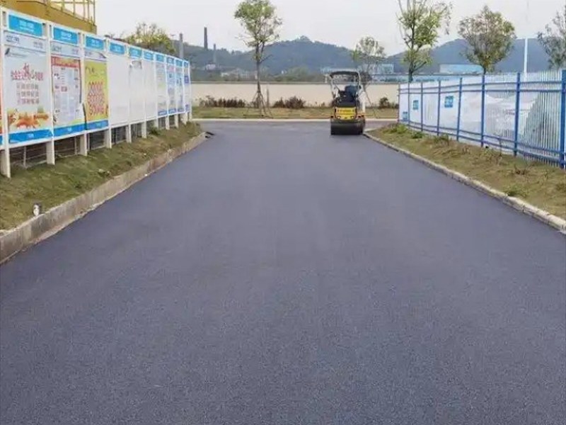 沥青铺路