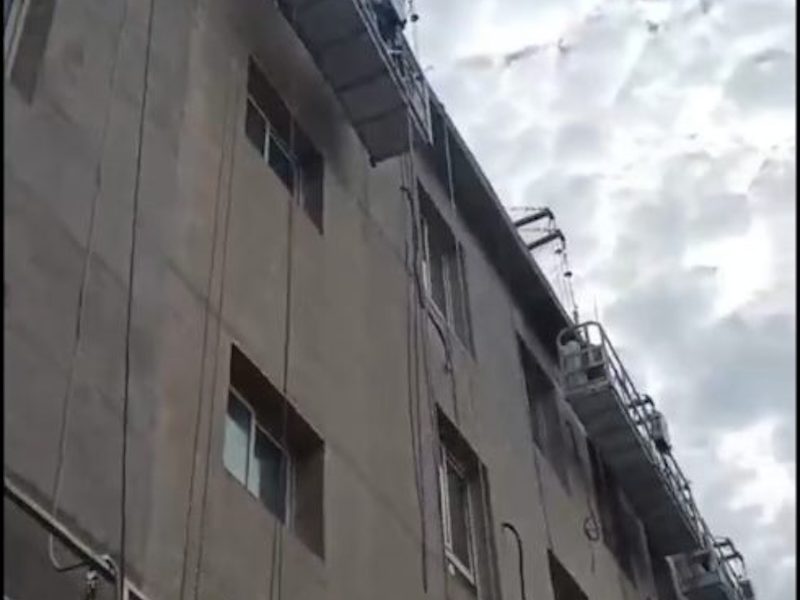 外墙水包砂真石漆施工