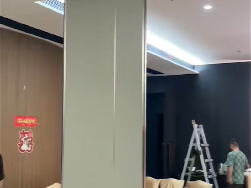 多功能厅隔断