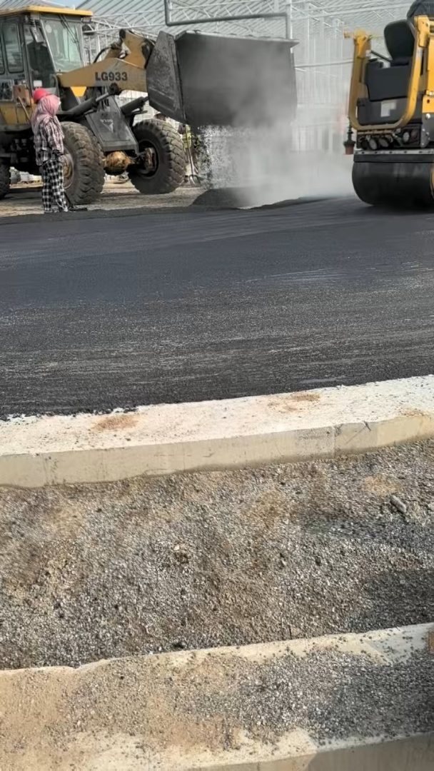 道路沥青施工