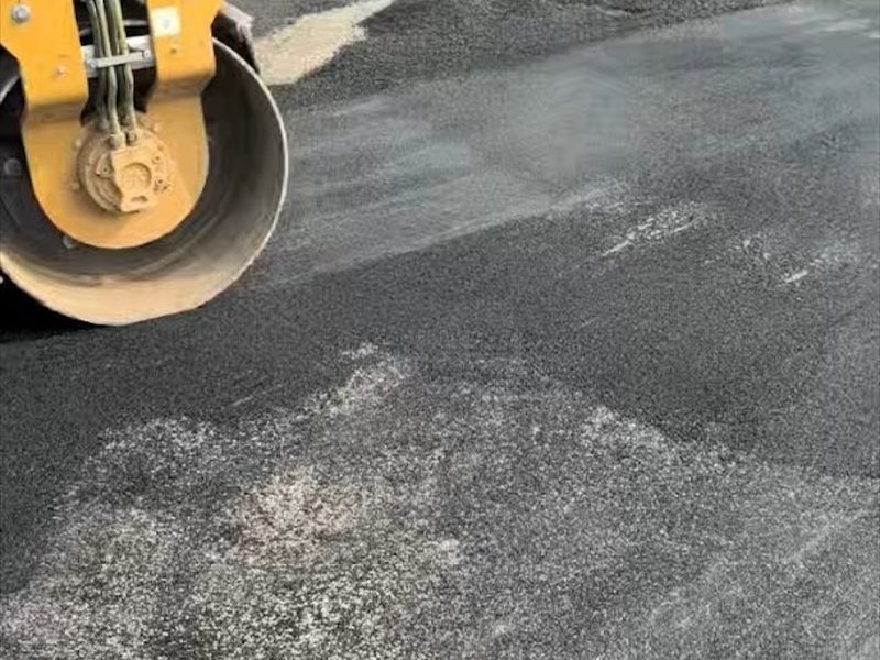 沥青路面摊铺施工