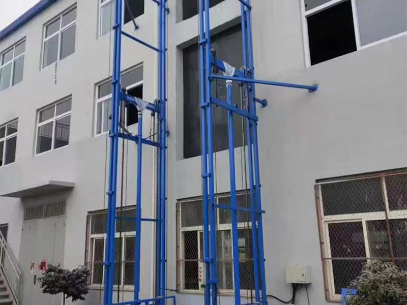 液压升降机