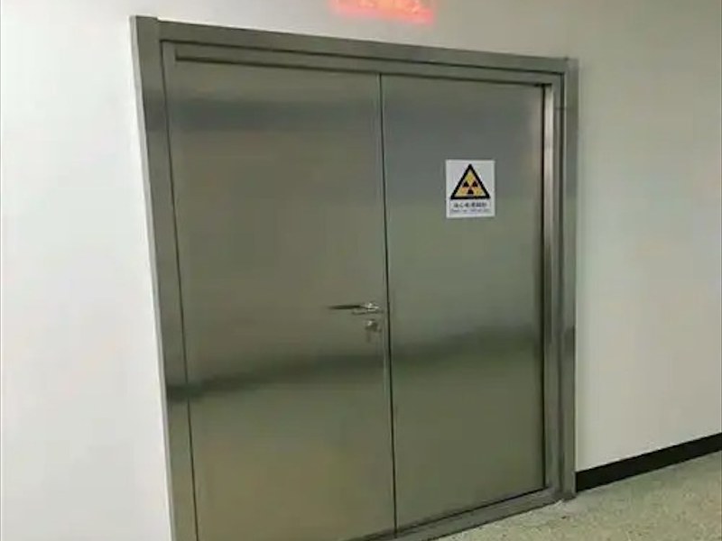 铅门